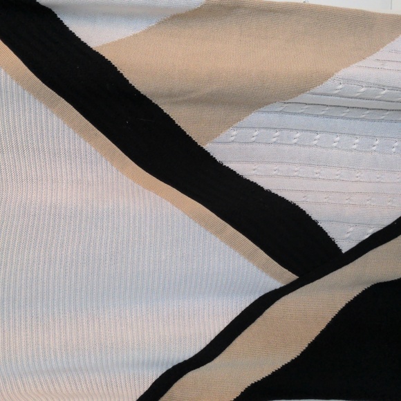 NWT Summer Sweater - Picture 2 of 8